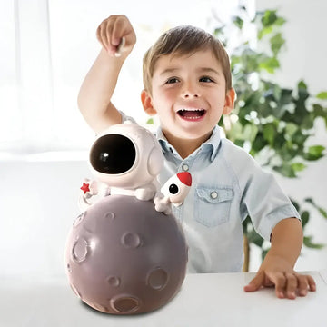 Alcancia decorativa modelo astronauta con luz vista frontal
