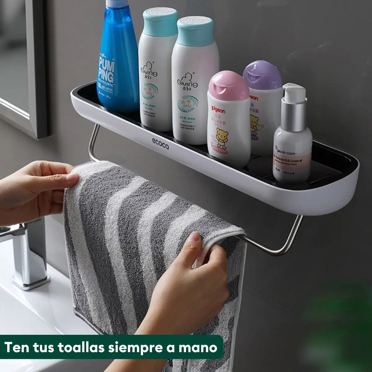 Repisa adhesiva en uso con productos de cuidado personal