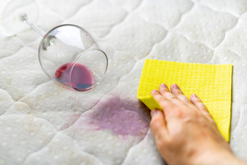 5 trucos caseros para quitar manchas y malos olores del colchón