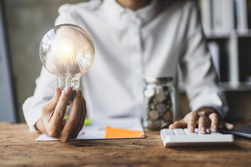 Cómo ahorrar energía con simples cambios en tu rutina