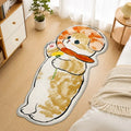Alfombra de gato con mochila naranja colocada junto a la cama en dormitorio