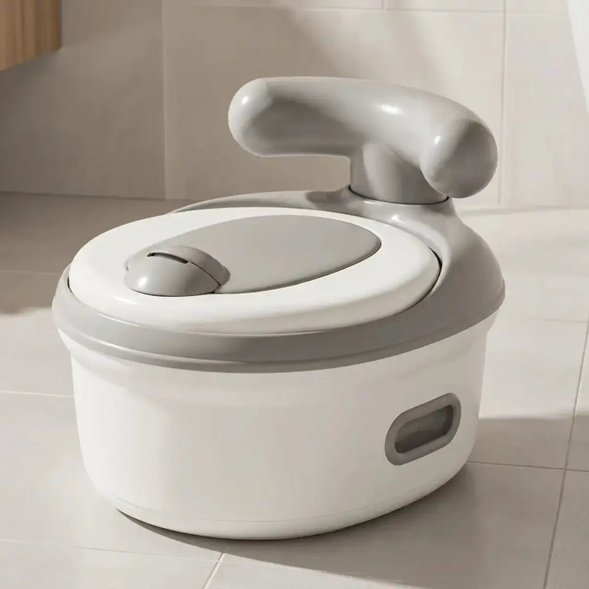 Inodoro infantil de entrenamiento color blanco y gris con asiento y respaldo