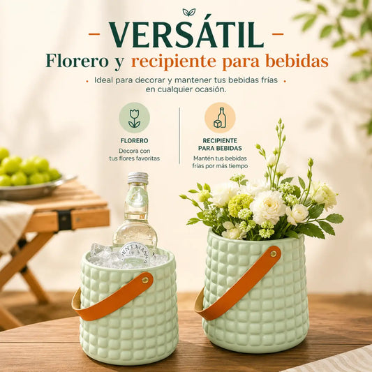 Florero decorativo con asa y textura en relieve mostrando diferentes formas de uso en el hogar