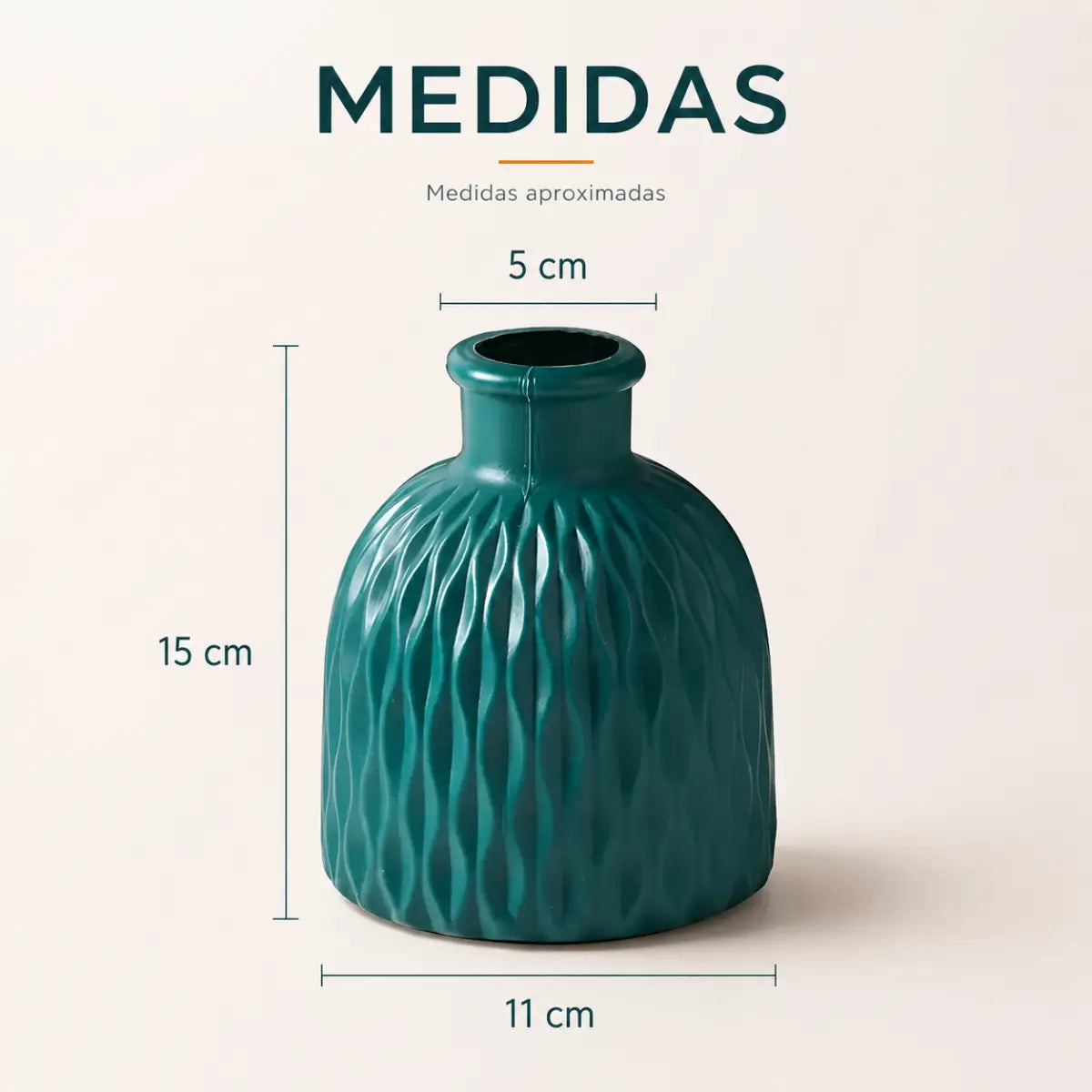 Medidas del florero decorativo verde oscuro con relieve geométrico y diseño redondeado