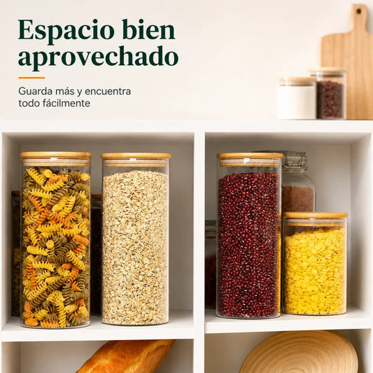 Frascos organizadores de vidrio con tapa de bambú para aprovechar mejor el espacio de la despensa