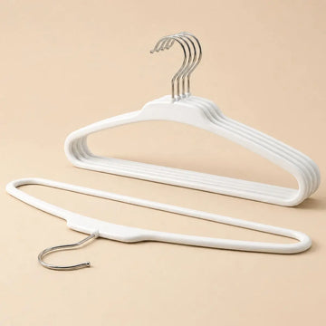 Set de 5 Colgadores de Ropa Yomh