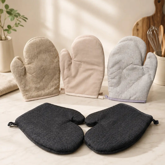 Guantes de cocina resistentes al calor con diseño acolchado disponibles en varios colores