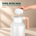 Jarra térmica con tapa roscada para un cierre práctico y seguro