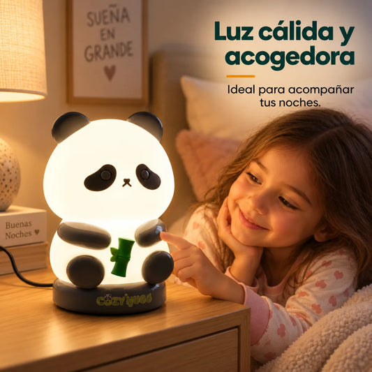 Lámpara panda con luz cálida y acogedora utilizada como iluminación nocturna en dormitorio infantil