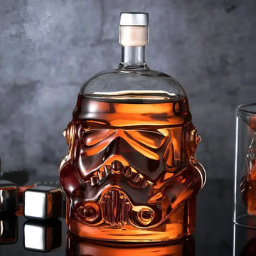 Licorera de vidrio modelo Stormtrooper de 750ML