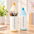 Porta plumones con diseño de marcador gigante y compartimento interior para útiles escolares
