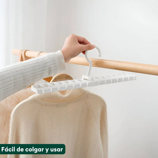 Detalle del organizador giratorio para corbatas y correas